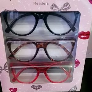 Betsey Johnson Readers +150